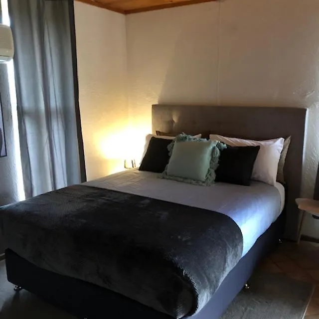 بيت ريفي فندق ستانثوربفي  Granite Belt Cabins