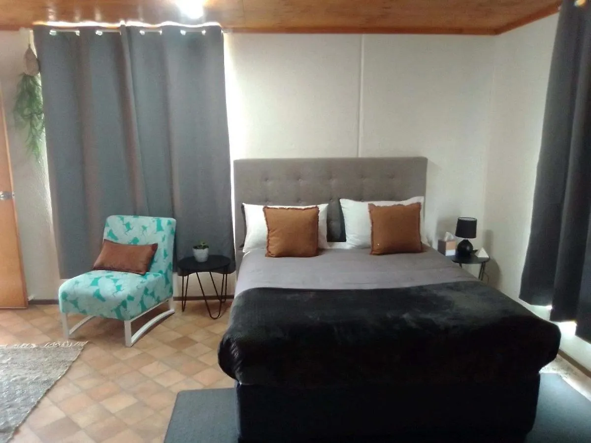 بيت ريفي فندق ستانثوربفي  Granite Belt Cabins